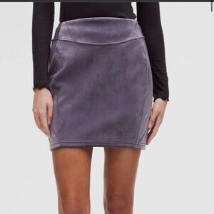 NWT Lululemon Scuba High-Rise Mini Skirt *Velvet
Nightfall
